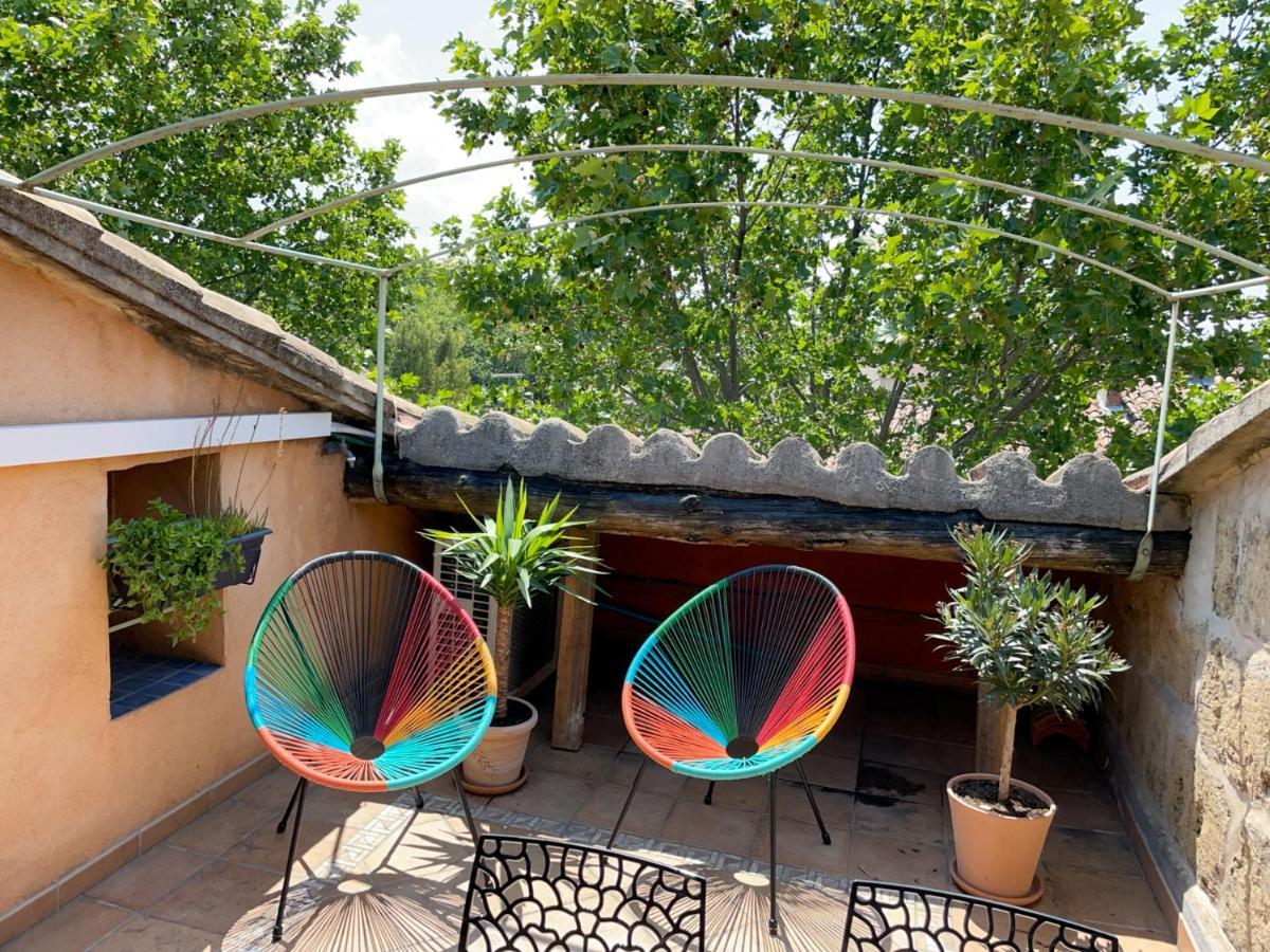 Spacieux Duplex Central Avec Terrasse Tropezienne Salon-de-Provence Exterior foto