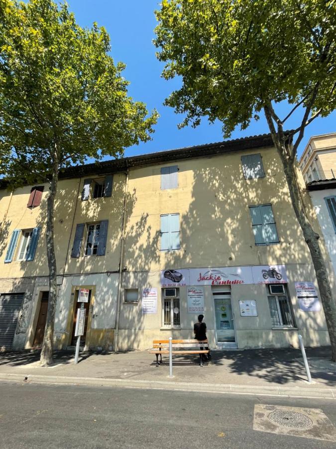 Spacieux Duplex Central Avec Terrasse Tropezienne Salon-de-Provence Exterior foto